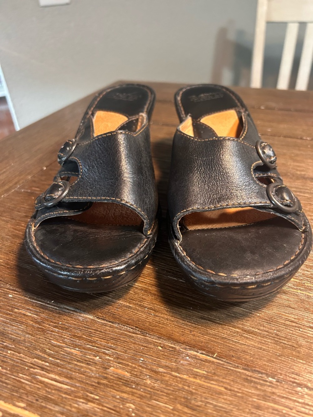 Born black leather sandals size 9 - Picture 2 of 11